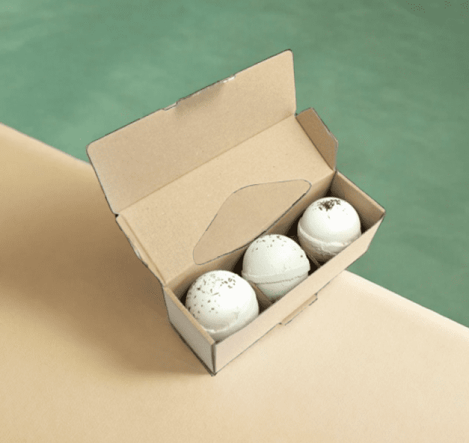 Boite pour 3 boules de bain
