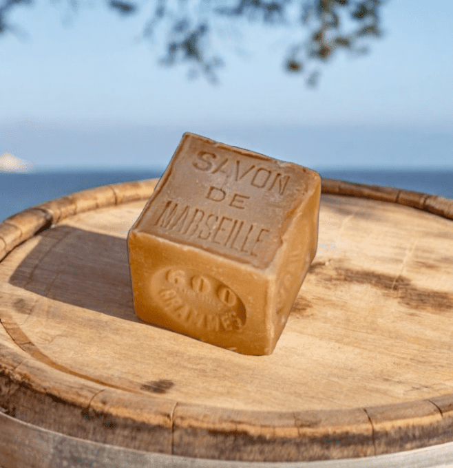 Savon de Marseille cube blanc huile végétale 600GR | LE SERAIL
