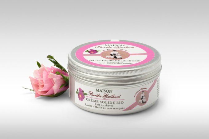 Galet de crème solide bio – Lait de chèvre / beurre de karité / Huile de rose musquée – Harmonisante
