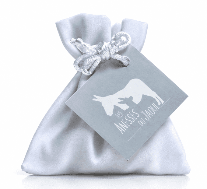Petit sac en velour avec savon 25gr au lait d'ânesse 