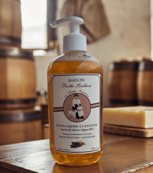 Savon liquide à l’ancienne au lait de chèvre alpine Huile d’olive bio – Lavande bio 500ml