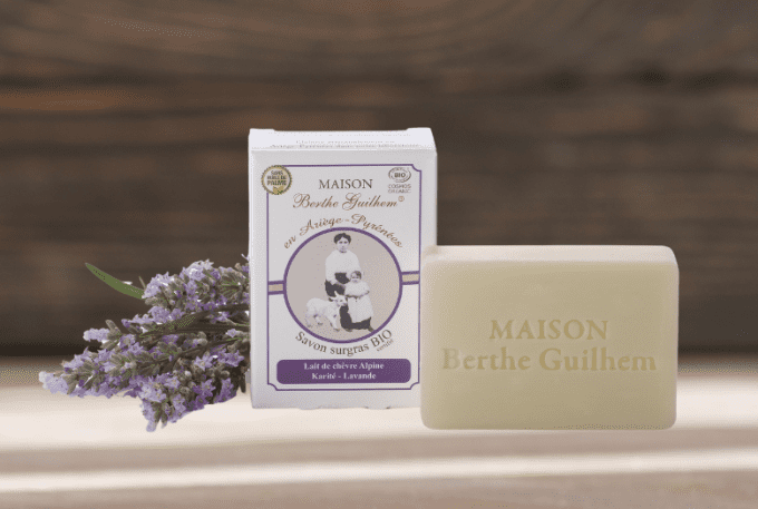 Savon certifié BIO sans huile de palme au lait de chèvre - KARITE & LAVANDE