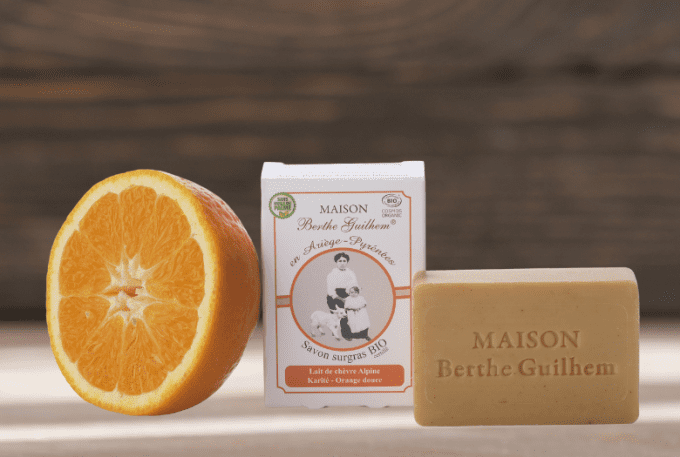 Savon certifié BIO sans huile de palme au lait de chèvre - KARITE & ORANGE DOUCE